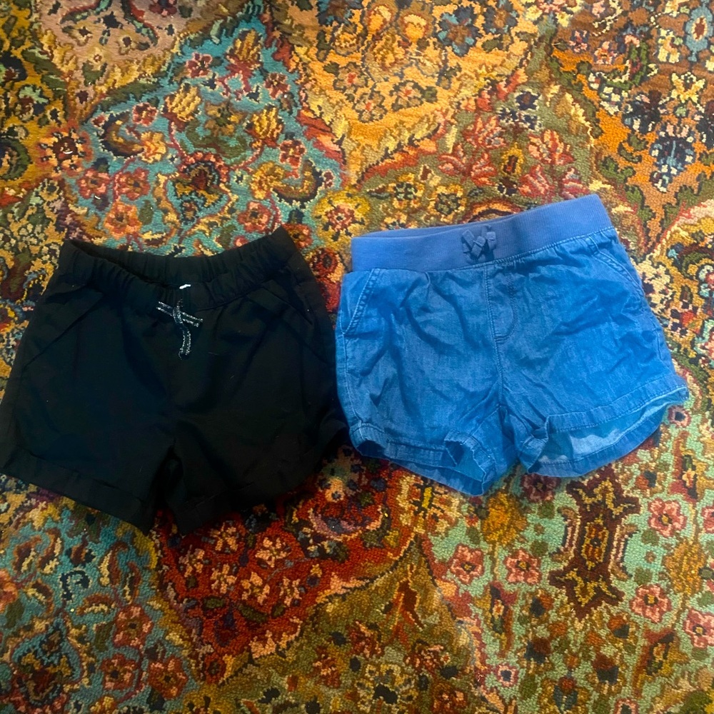 Set of 2 casual shorts